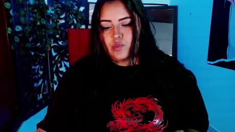 moon_sunflowers online show from December 3, 11:47 pm