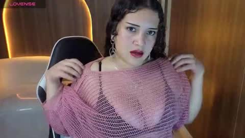 Snapshot of moon_tx chatting on October 14, 1:01 pm Online 800 to 1400 online show from October 14, 1:01 pm