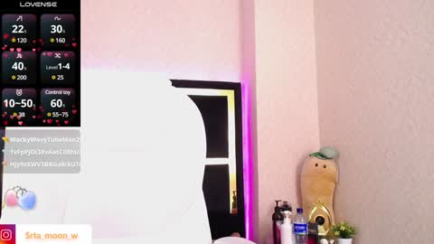 Snapshot of moon_water__ chatting on January 22, 2:24 pm Moon Water   online show from January 22, 2:24 pm