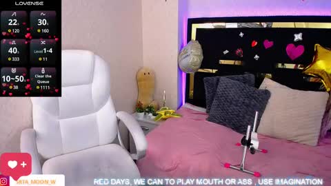 Snapshot of moon_water__ chatting on March 6, 2:29 pm Moon Water   online show from March 6, 2:29 pm