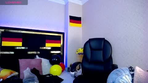 Snapshot of moon_water__ chatting on September 30, 11:48 am Moon Water   online show from September 30, 11:48 am