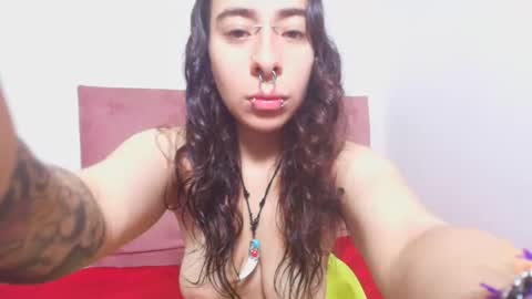 moonandzukko online show from April 6, 1:47 am