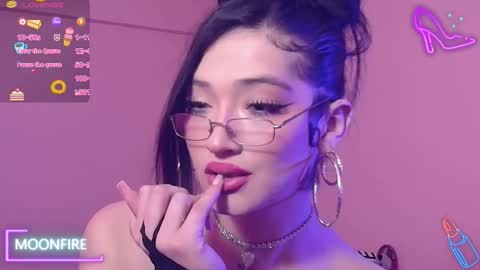 Snapshot of moonfiredance chatting on November 20, 9:36 pm Nicky online show from November 20, 9:36 pm