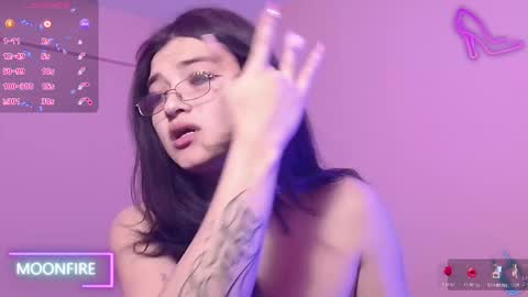 Snapshot of moonfiredance chatting on November 26, 4:24 am Nicky online show from November 26, 4:24 am