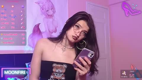 Snapshot of moonfiredance chatting on December 4, 1:48 am Nicky online show from December 4, 1:48 am