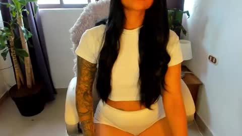 Snapshot of moonie_baddie31 chatting on September 28, 6:13 pm moonie_baddie31 online show from September 28, 6:13 pm