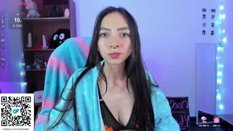 Snapshot of moonlady_ chatting on December 9, 2:56 am MOON  online show from December 9, 2:56 am