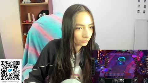 Snapshot of moonlady_ chatting on December 22, 2:39 am MOON  online show from December 22, 2:39 am