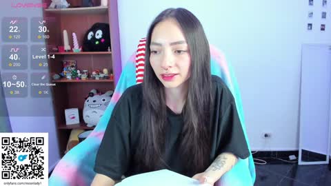 Snapshot of moonlady_ chatting on December 26, 10:52 pm MOON  online show from December 26, 10:52 pm