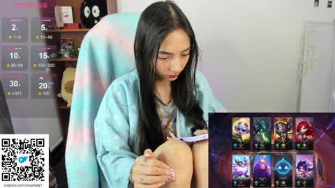 Snapshot of moonlady_ chatting on January 21, 12:25 am MOON  online show from January 21, 12:25 am