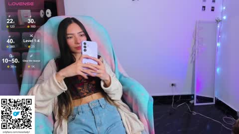 Snapshot of moonlady_ chatting on January 22, 2:15 am MOON  online show from January 22, 2:15 am