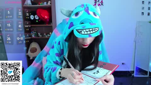 Snapshot of moonlady_ chatting on January 29, 2:40 am MOON  online show from January 29, 2:40 am