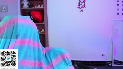 Snapshot of moonlady_ chatting on January 31, 11:24 pm MOON  online show from January 31, 11:24 pm