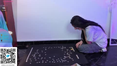 Snapshot of moonlady_ chatting on February 1, 5:39 am MOON  online show from February 1, 5:39 am