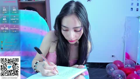 Snapshot of moonlady_ chatting on February 3, 2:25 am MOON  online show from February 3, 2:25 am