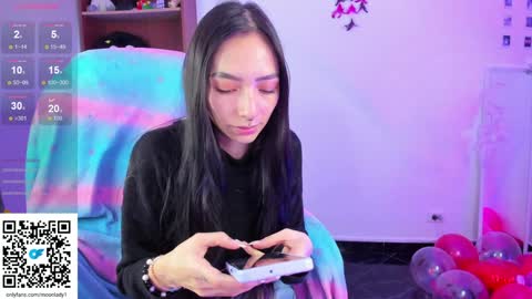 Snapshot of moonlady_ chatting on February 4, 12:08 am MOON  online show from February 4, 12:08 am