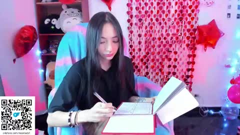 Snapshot of moonlady_ chatting on February 21, 3:23 am MOON  online show from February 21, 3:23 am