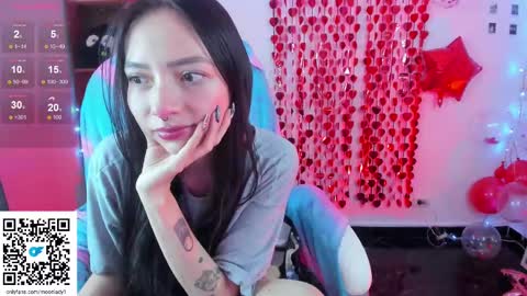 Snapshot of moonlady_ chatting on February 24, 2:40 am MOON  online show from February 24, 2:40 am