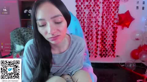 Snapshot of moonlady_ chatting on February 24, 5:43 am MOON  online show from February 24, 5:43 am