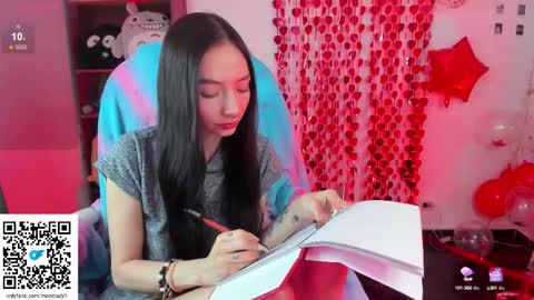 Snapshot of moonlady_ chatting on February 24, 11:19 pm MOON  online show from February 24, 11:19 pm