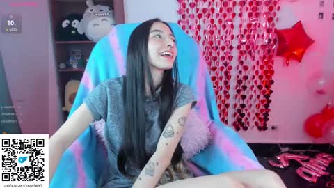 Snapshot of moonlady_ chatting on March 2, 5:33 am MOON  online show from March 2, 5:33 am