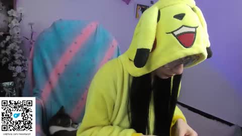 Snapshot of moonlady_ chatting on September 15, 12:10 am MOON  online show from September 15, 12:10 am