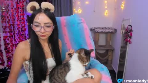 MOON  online show from April 19, 11:18 pm