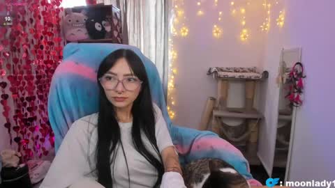 MOON  online show from April 24, 9:39 pm