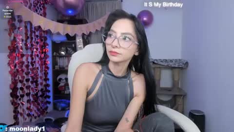 Snapshot of moonlady_ chatting on June 9, 12:00 am MOON online show from June 9, 12:00 am