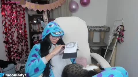 Snapshot of moonlady_ chatting on June 14, 3:08 am MOON online show from June 14, 3:08 am