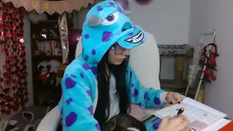 MOON  online show from June 17, 1:52 am