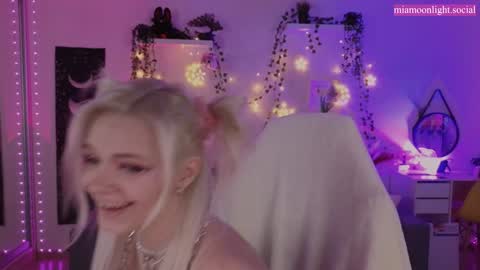 Mia   online show from January 24, 5:00 pm