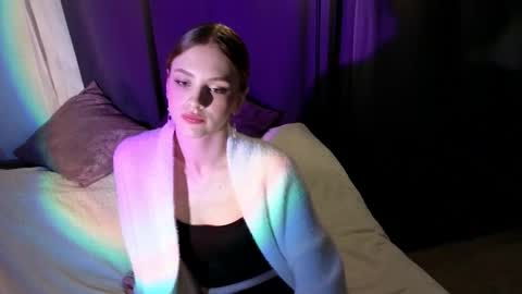 Maya online show from October 19, 7:58 pm