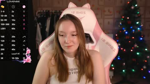 Snapshot of moonlish_siren chatting on December 12, 9:15 pm Katrin online show from December 12, 9:15 pm