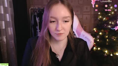 Snapshot of moonlish_siren chatting on January 13, 9:09 pm Katrin online show from January 13, 9:09 pm