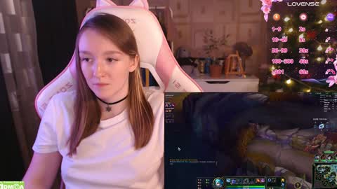 Snapshot of moonlish_siren chatting on January 31, 8:54 pm Katrin online show from January 31, 8:54 pm