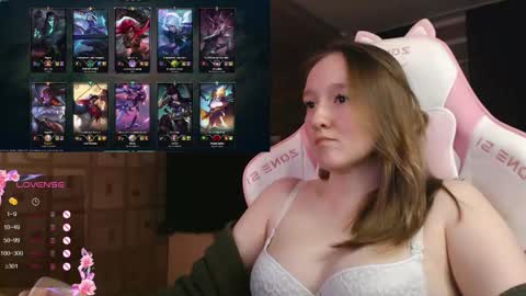 Snapshot of moonlish_siren chatting on September 15, 7:03 pm Katrin online show from September 15, 7:03 pm