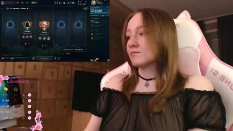 Snapshot of moonlish_siren chatting on October 23, 8:18 pm Katrin online show from October 23, 8:18 pm