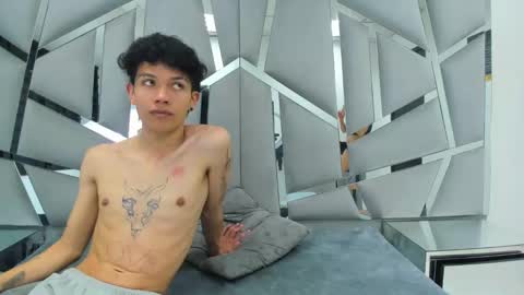 moonsandglow online show from February 4, 2:10 pm