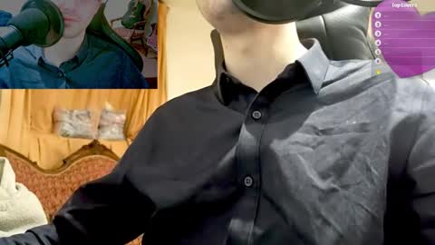 Snapshot of moonsire chatting on January 9, 6:59 am Moonsire online show from January 9, 6:59 am
