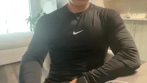 mora594574 online show from October 18, 9:48 pm