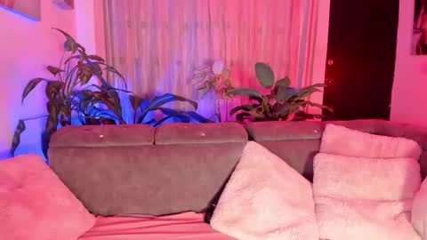 Snapshot of moradaniels chatting on March 9, 9:35 am   online show from March 9, 9:35 am