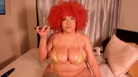 Snapshot of moradaniels chatting on February 1, 8:51 pm online show from February 1, 8:51 pm