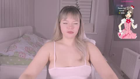 Snapshot of moranosofia chatting on December 5, 9:39 pm Sofia     online show from December 5, 9:39 pm