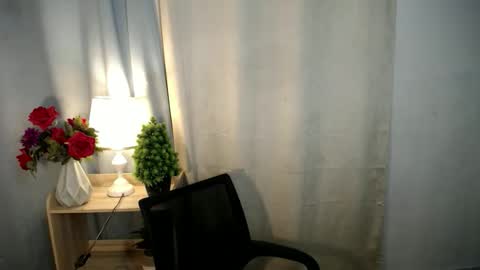 Snapshot of morenagirlxx chatting on November 11, 5:51 am morenagirlxx online show from November 11, 5:51 am