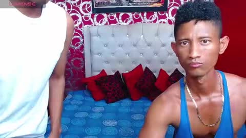 Snapshot of morenoblack23cm chatting on January 24, 3:00 am duohot23 online show from January 24, 3:00 am