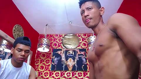 Snapshot of morenoblack23cm chatting on February 5, 7:53 pm duohot23 online show from February 5, 7:53 pm