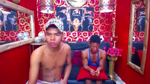 Snapshot of morenoblack23cm chatting on February 8, 1:32 am duohot23 online show from February 8, 1:32 am