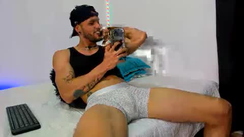 morenosiam online show from March 7, 6:21 am