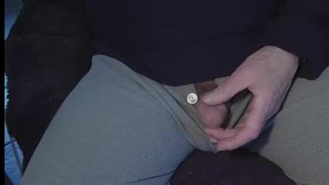 Snapshot of moreorless5 chatting on December 5, 6:33 pm moreorless5 online show from December 5, 6:33 pm